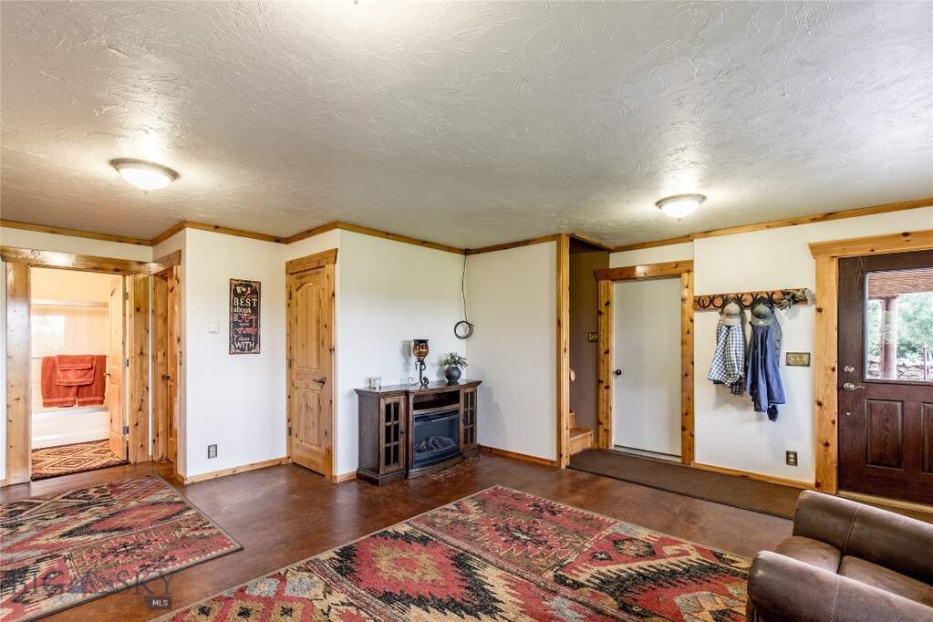 4 Bedroom Single Family Home/House's Image 27