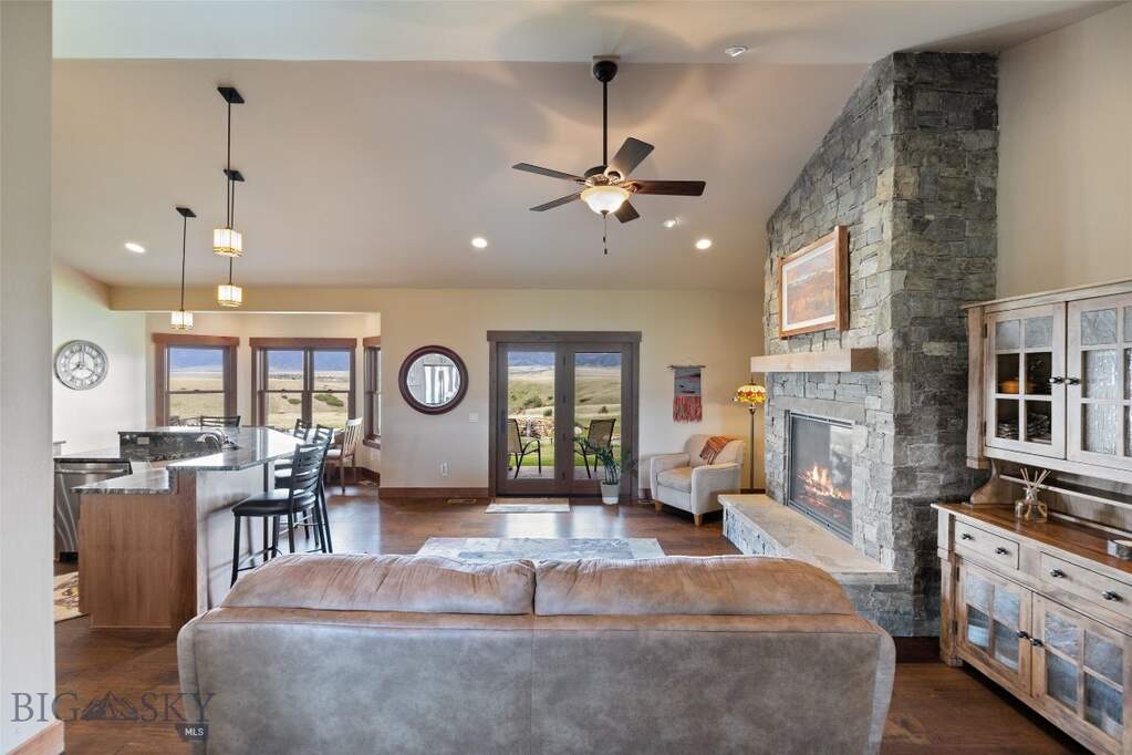 4 Bedroom Single Family Home/House's Image 16