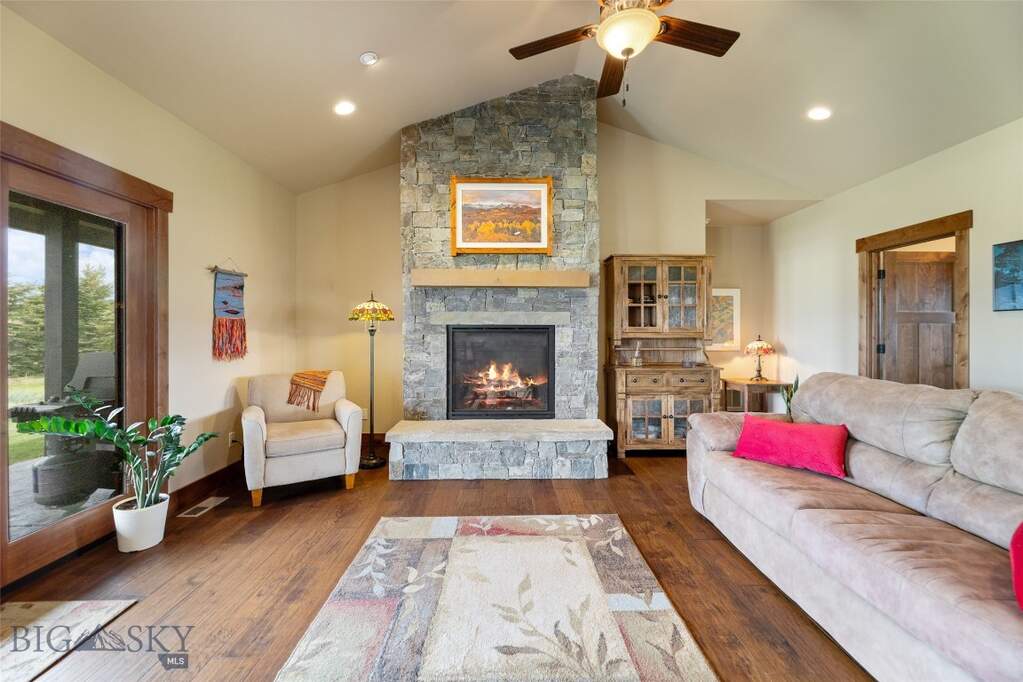4 Bedroom Single Family Home/House's Image 18