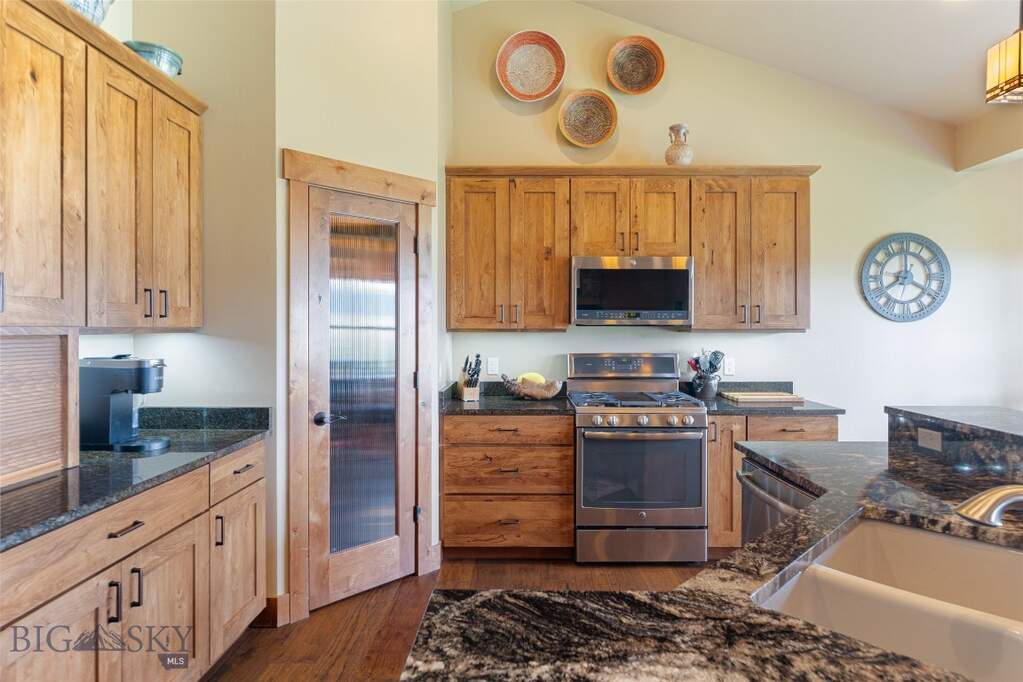 4 Bedroom Single Family Home/House's Image 27