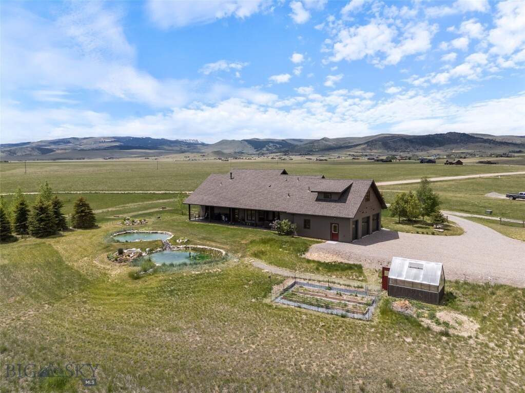 4 Bedroom Single Family Home/House's Image 73
