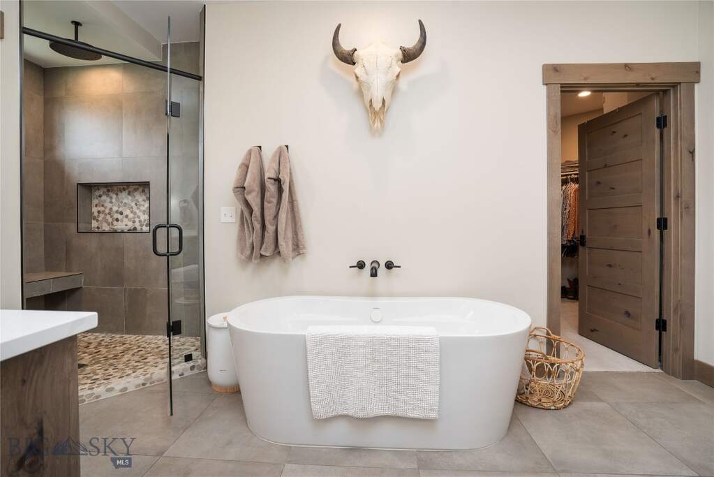 6 Bedroom Single Family Home/House's Image 22
