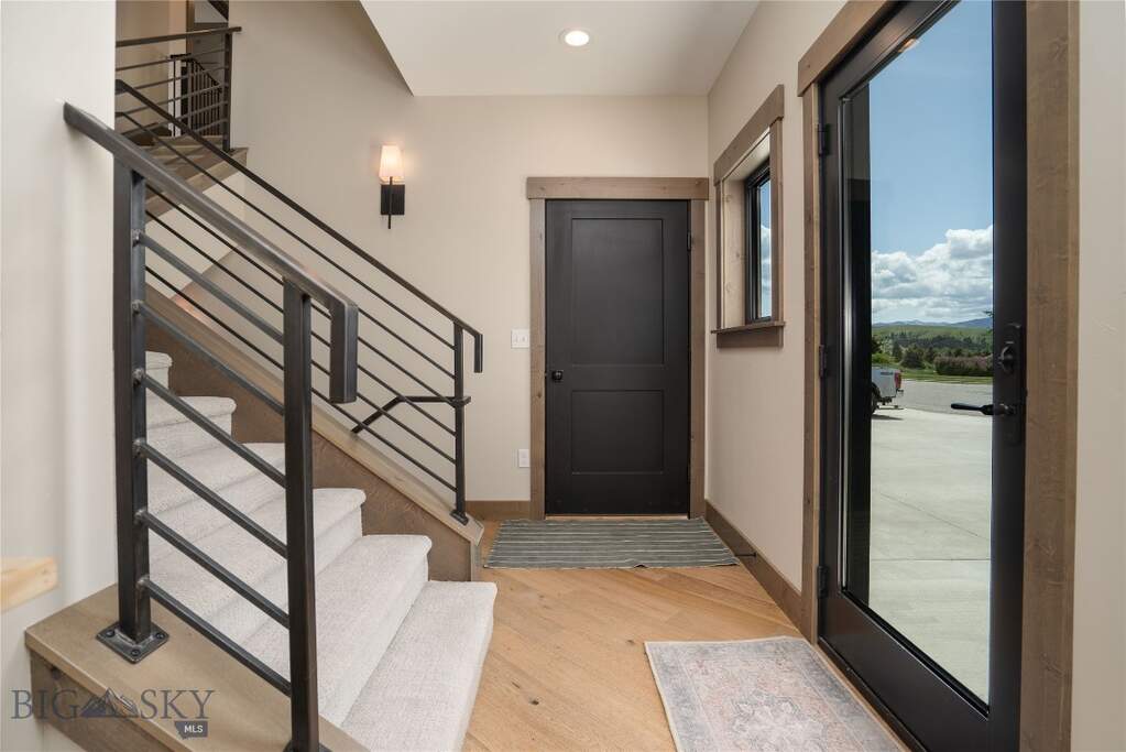 6 Bedroom Single Family Home/House's Image 29