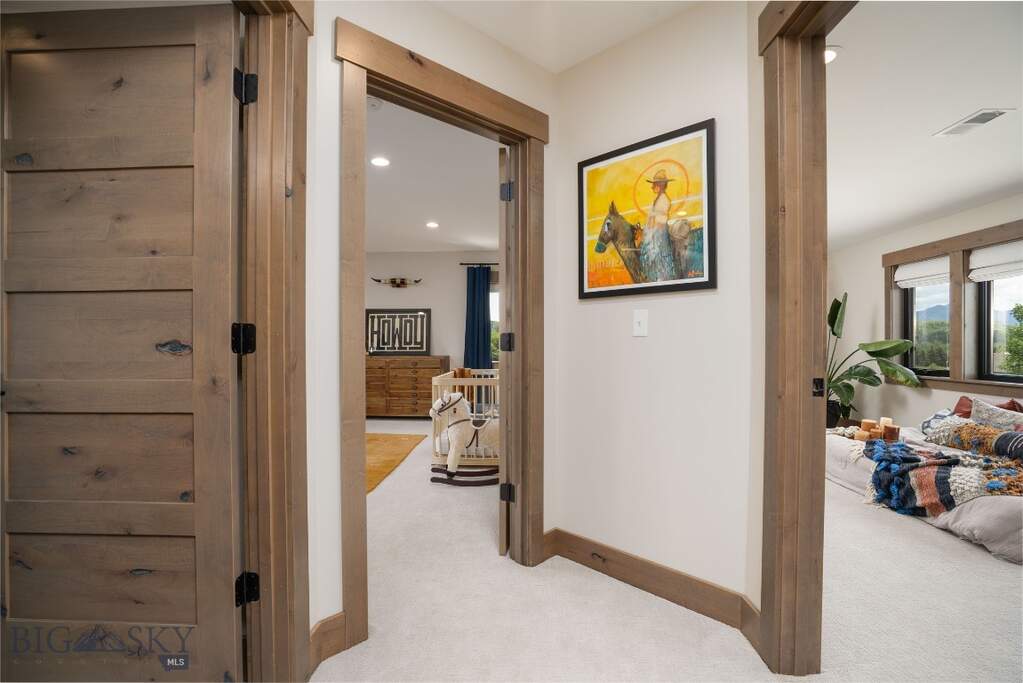 6 Bedroom Single Family Home/House's Image 31