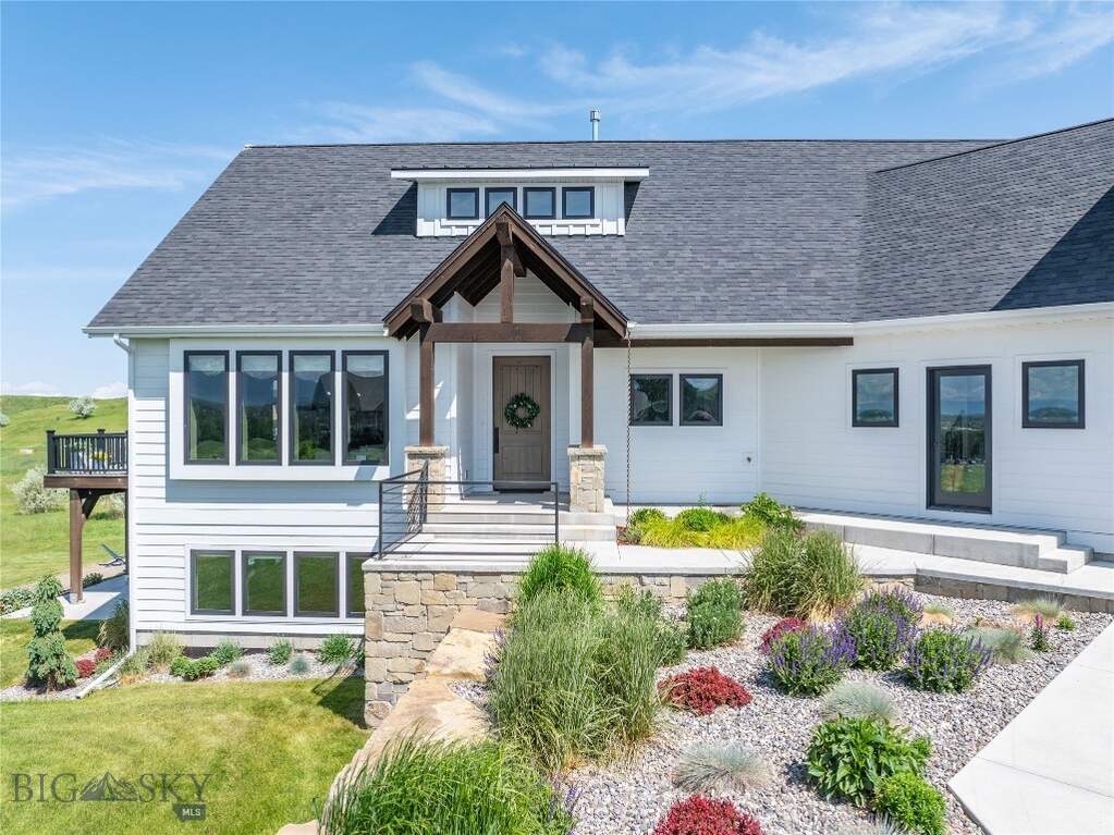 6 Bedroom Single Family Home/House's Image 4