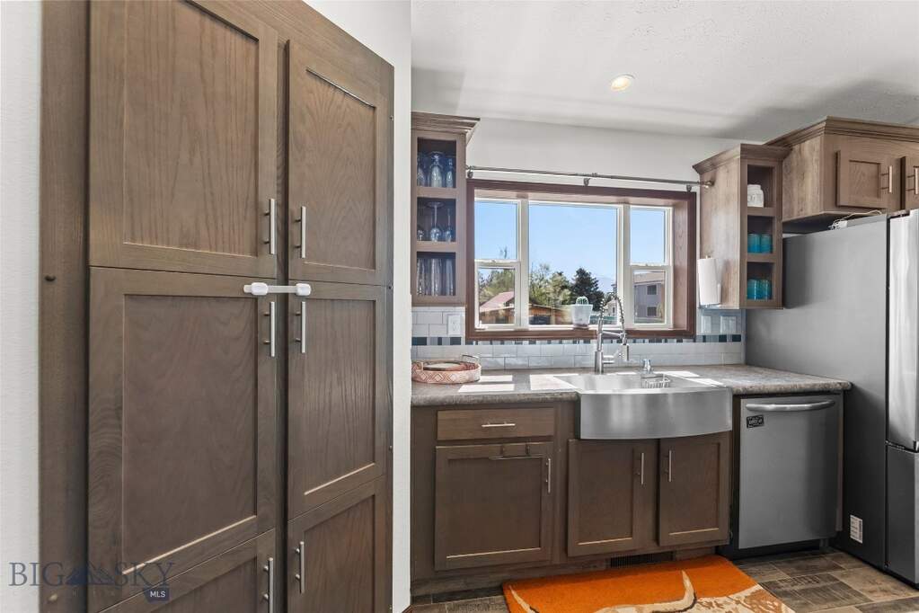 3 Bedroom Single Family Home/House's Image 11