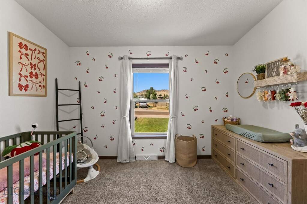 3 Bedroom Single Family Home/House's Image 25