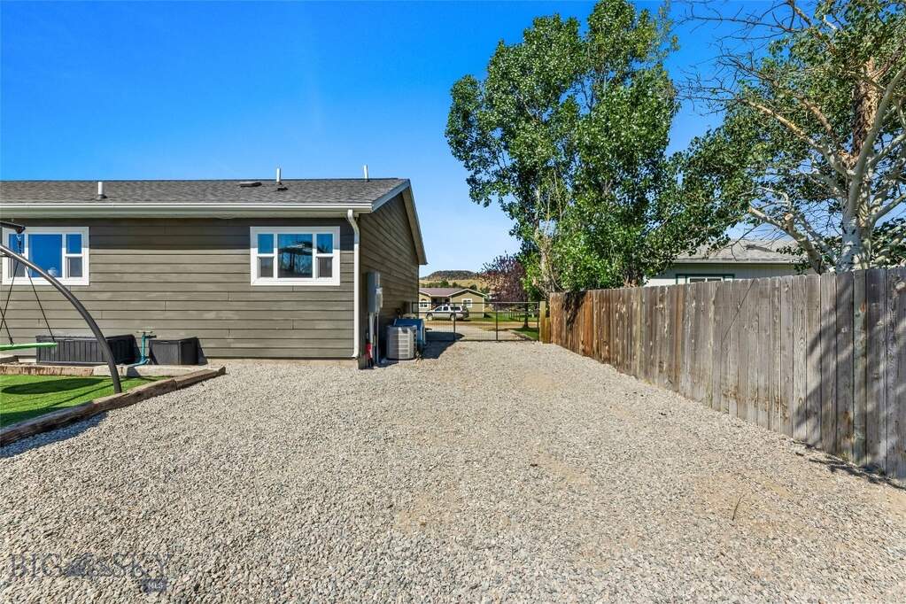 3 Bedroom Single Family Home/House's Image 34
