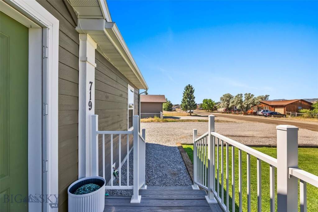 3 Bedroom Single Family Home/House's Image 38