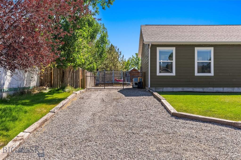 3 Bedroom Single Family Home/House's Image 40
