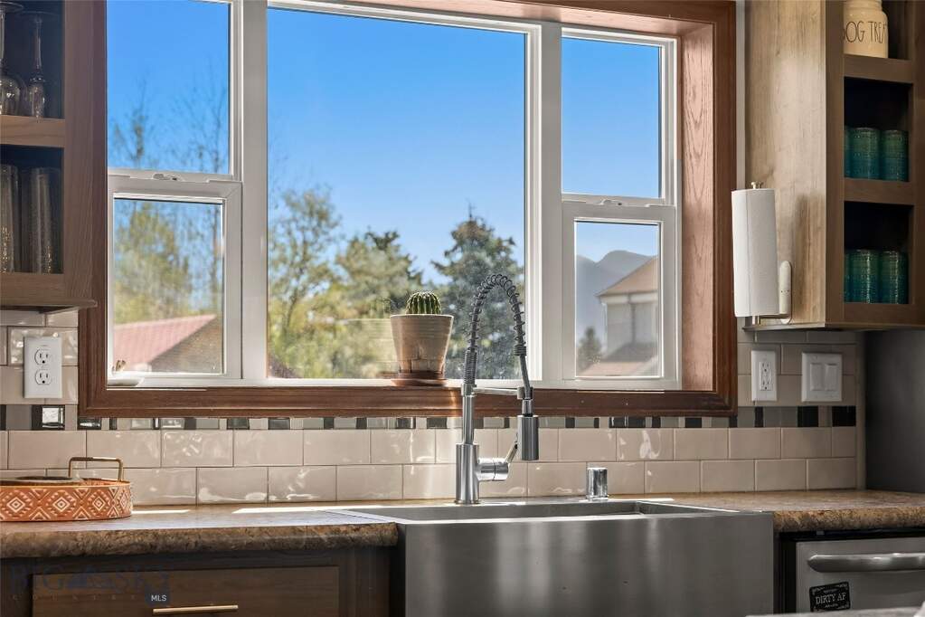 3 Bedroom Single Family Home/House's Image 46