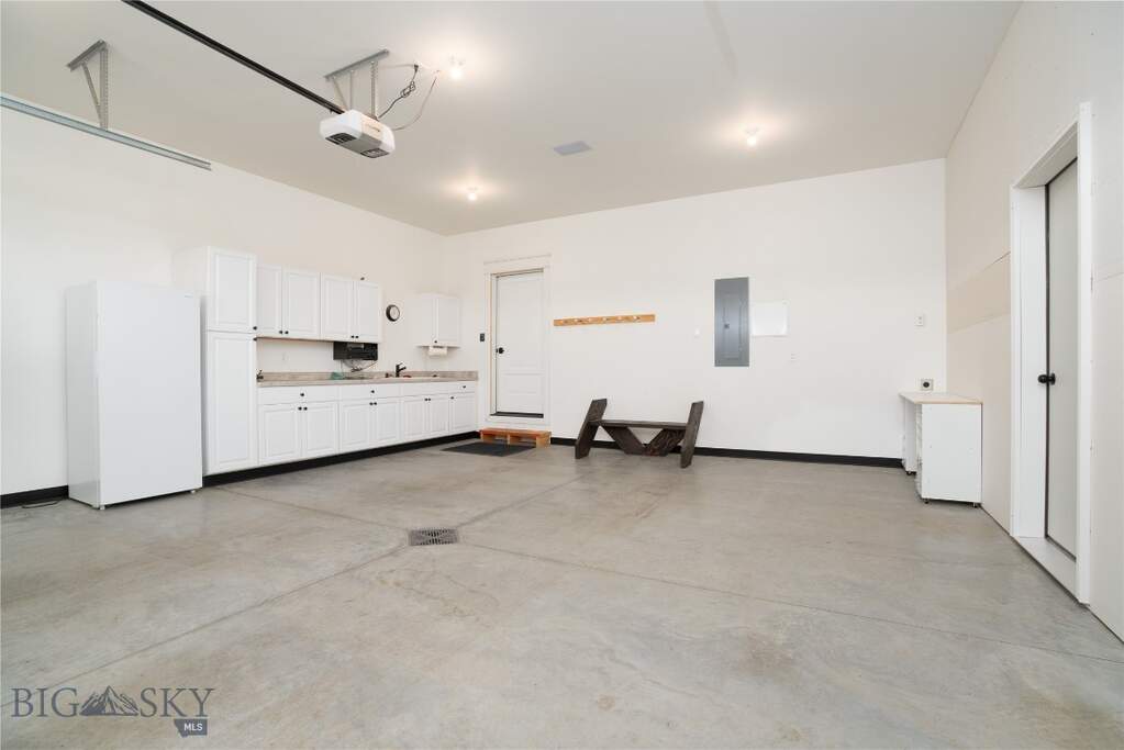 3 Bedroom Single Family Home/House's Image 47