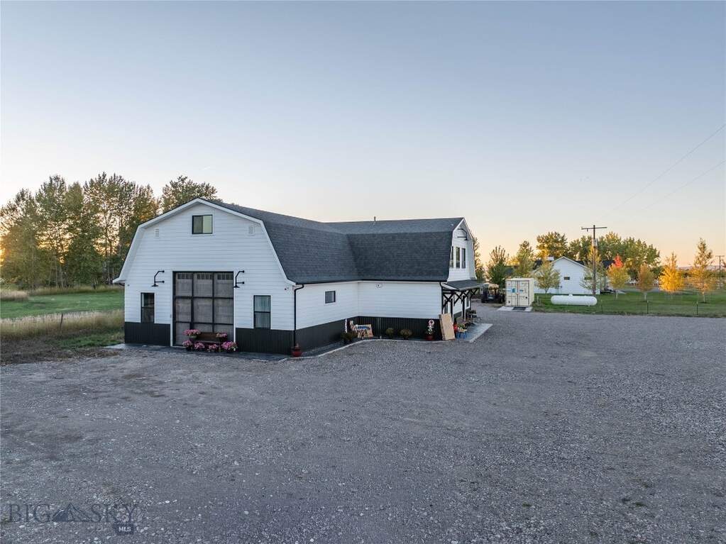 3 Bedroom Single Family Home/House's Image 3