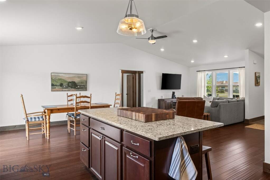 3 Bedroom Single Family Home/House's Image 8