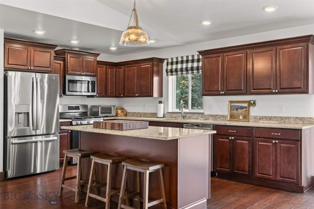 3 Bedroom Single Family Home/House's Image 9
