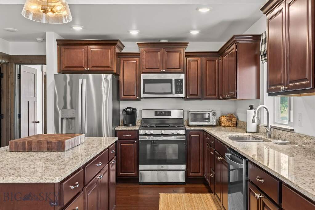 3 Bedroom Single Family Home/House's Image 10