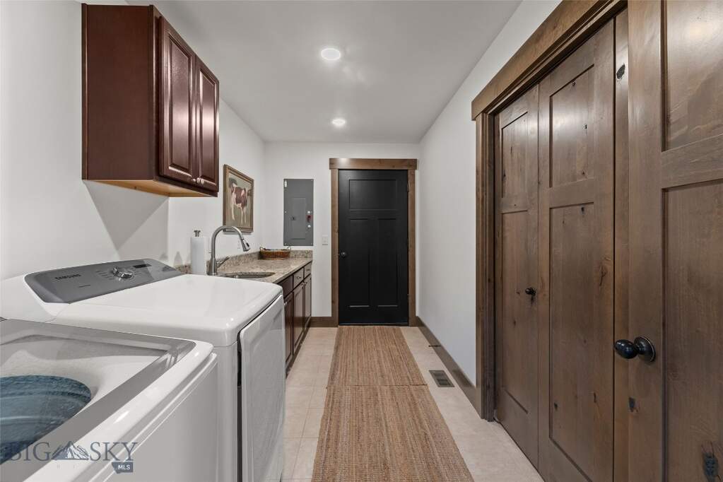3 Bedroom Single Family Home/House's Image 35