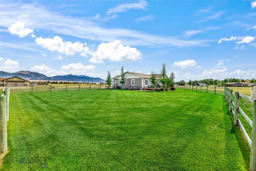 3 Bedroom Single Family Home/House's Image 43