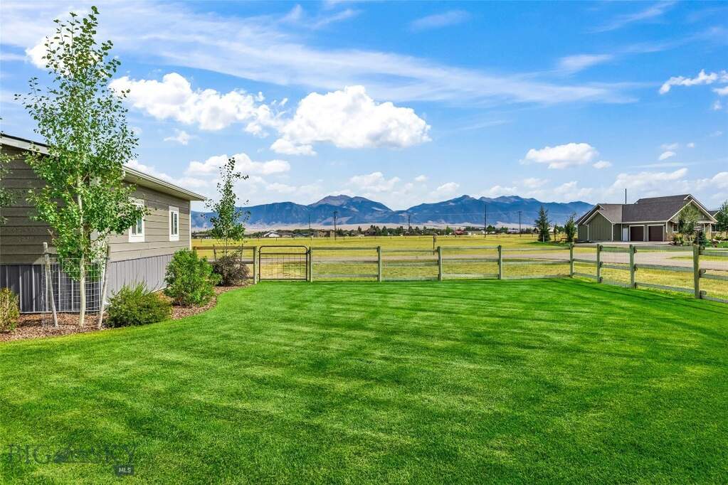3 Bedroom Single Family Home/House's Image 44