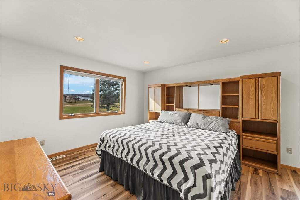 3 Bedroom Single Family Home/House's Image 9