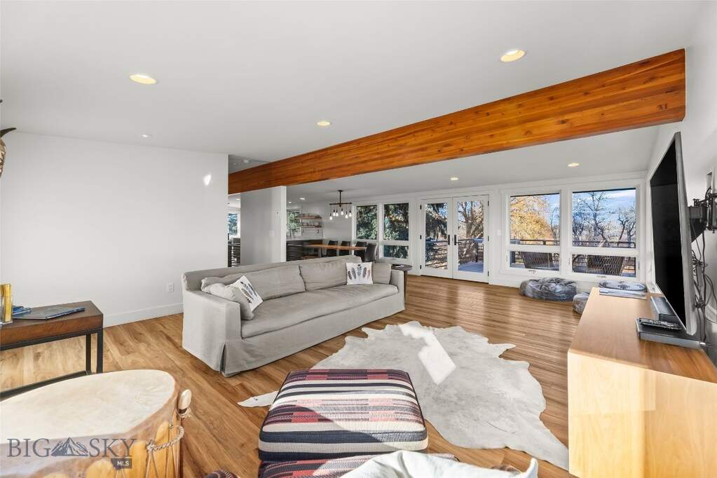 4 Bedroom Single Family Home/House's Image 9