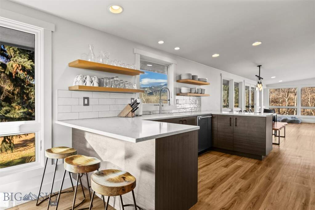 4 Bedroom Single Family Home/House's Image 26