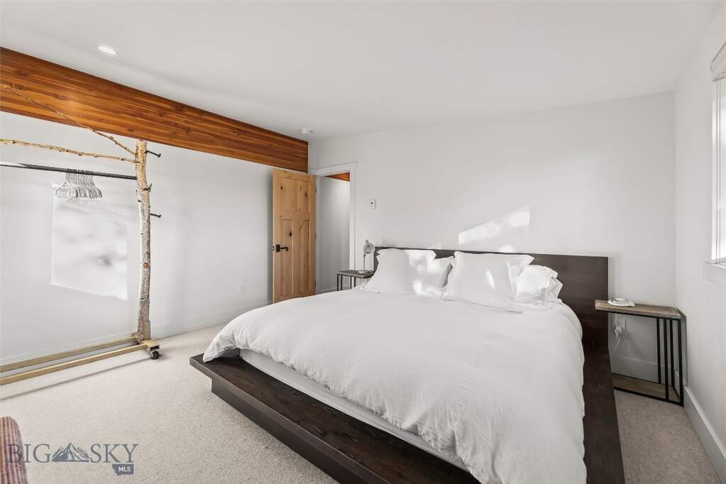 4 Bedroom Single Family Home/House's Image 33