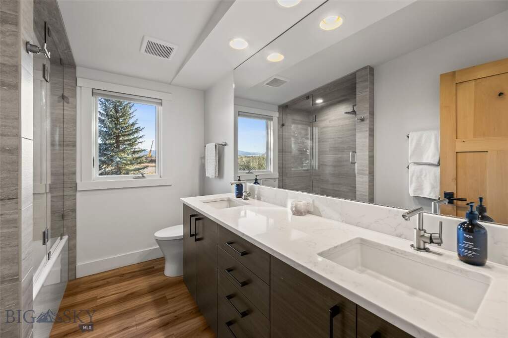 4 Bedroom Single Family Home/House's Image 34