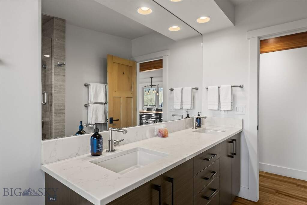 4 Bedroom Single Family Home/House's Image 36