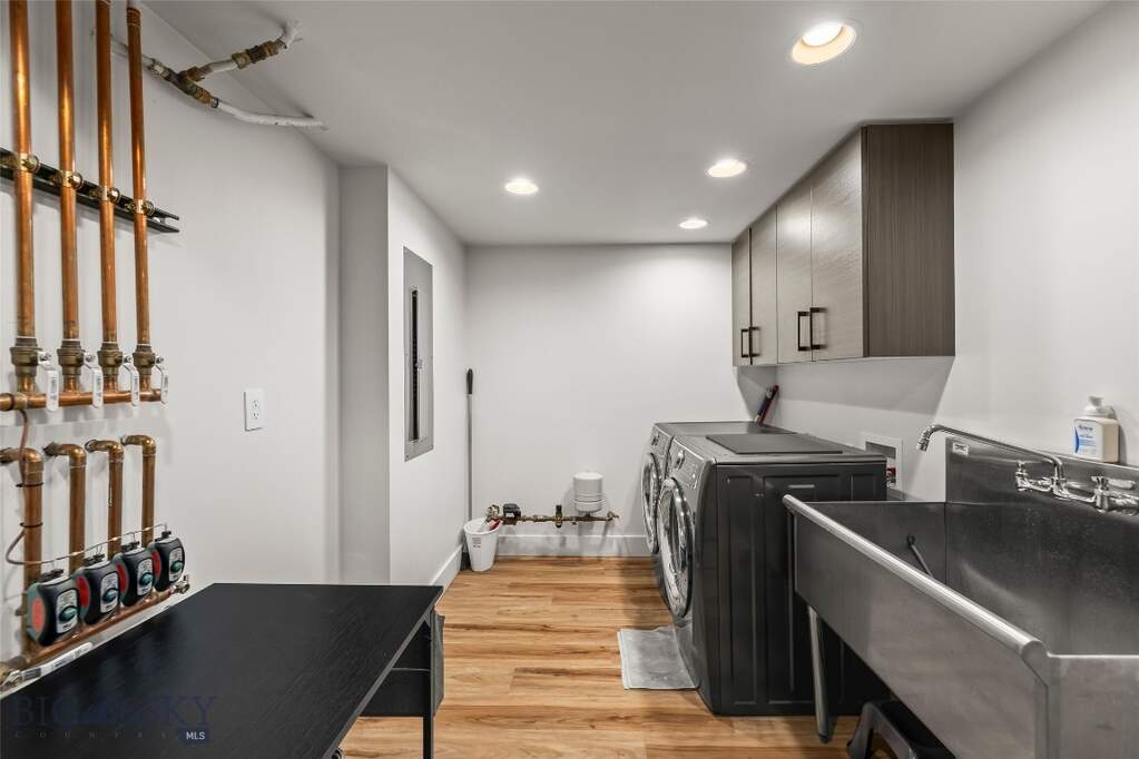 4 Bedroom Single Family Home/House's Image 46