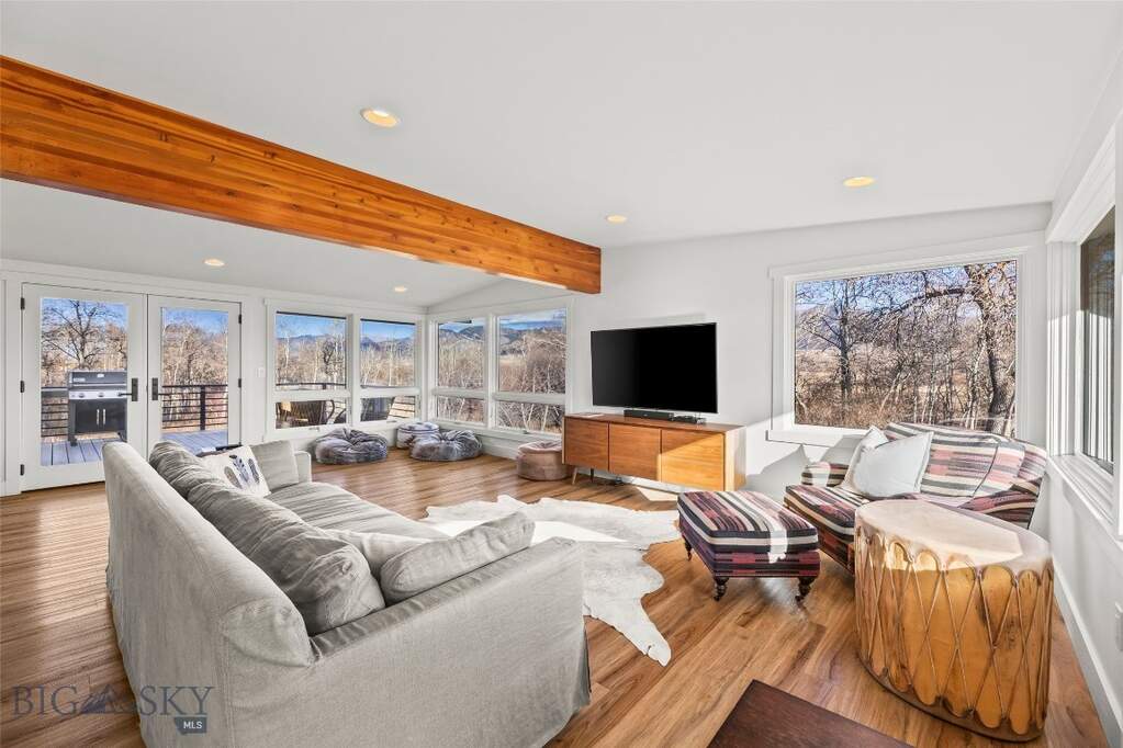 4 Bedroom Single Family Home/House's Image 4
