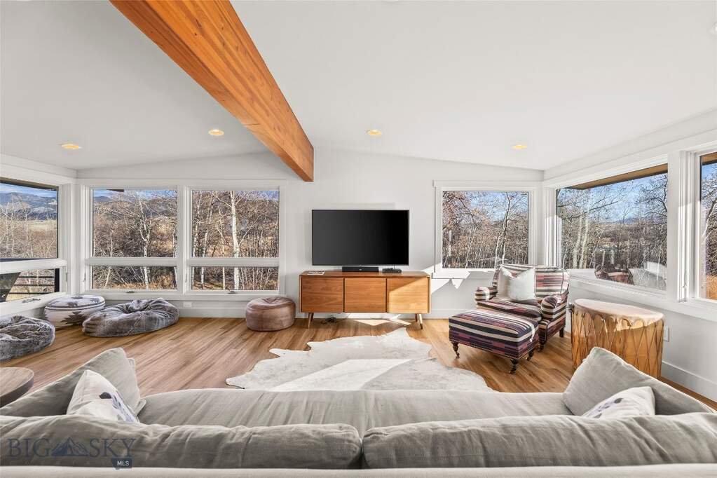 4 Bedroom Single Family Home/House's Image 6