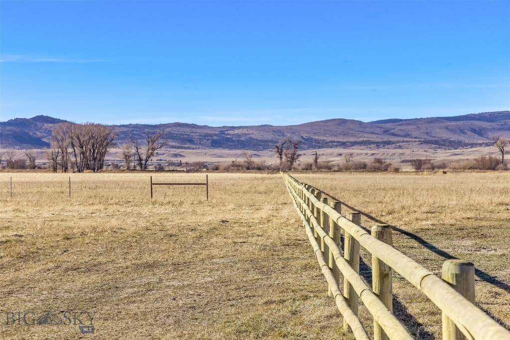 Land/Vacant Land's Image 13