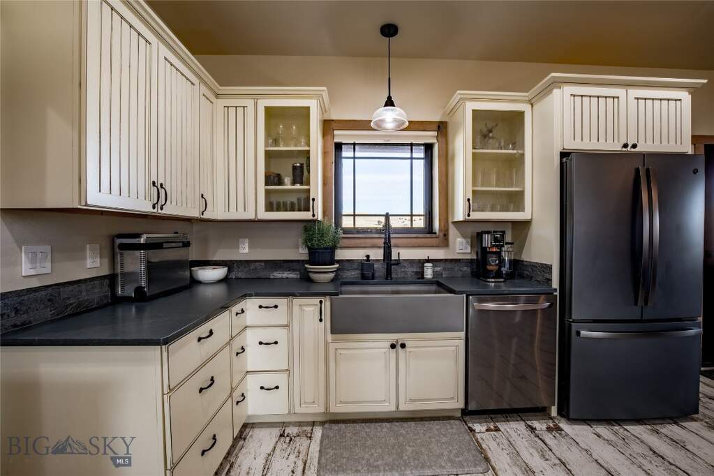 2 Bedroom Single Family Home/House's Image 7