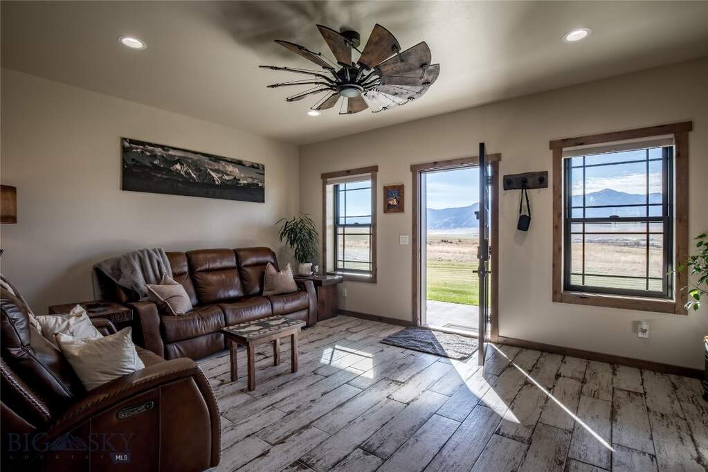 2 Bedroom Single Family Home/House's Image 11