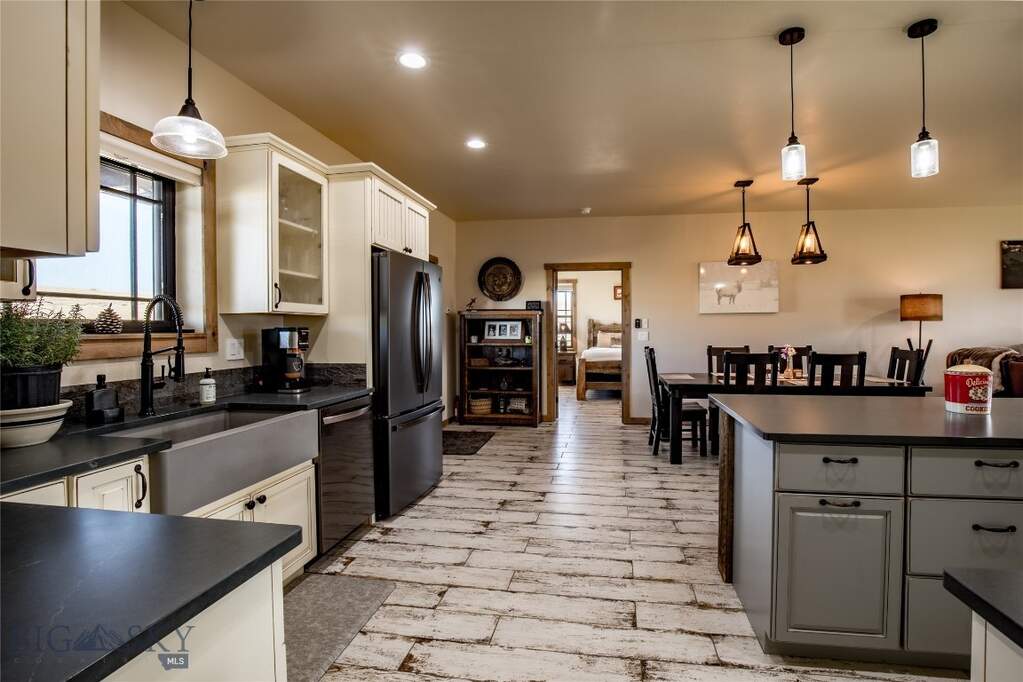 2 Bedroom Single Family Home/House's Image 16