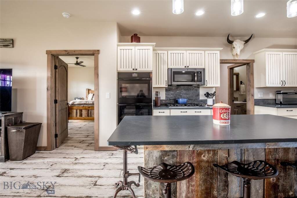 2 Bedroom Single Family Home/House's Image 25