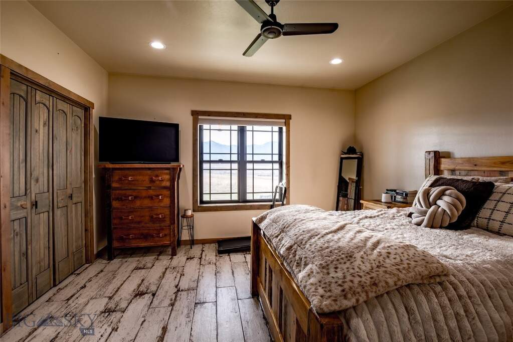 2 Bedroom Single Family Home/House's Image 27