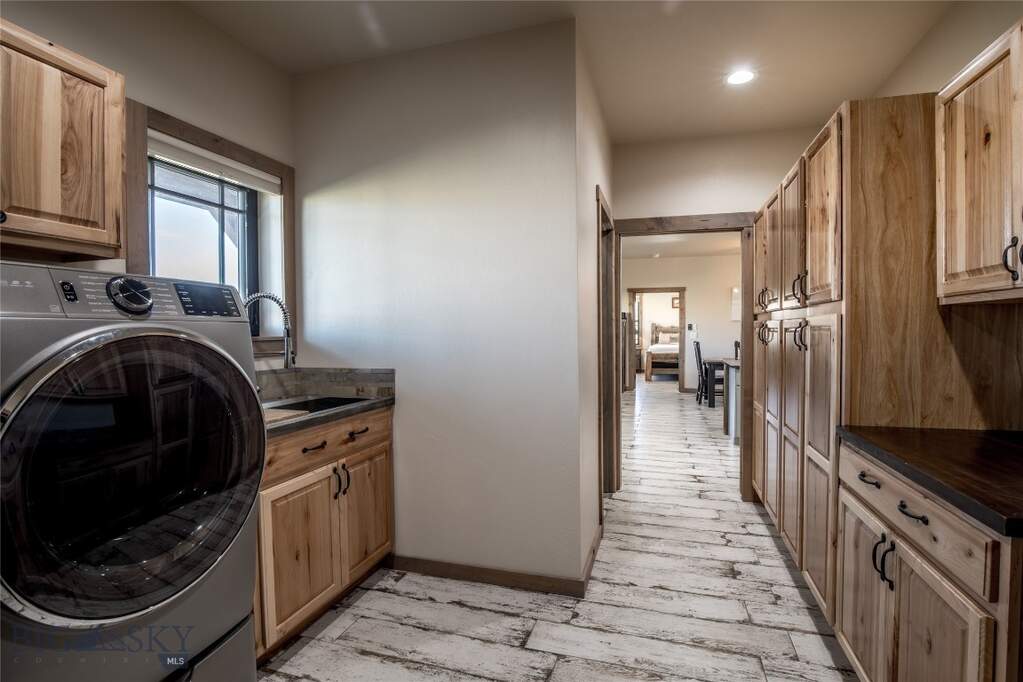 2 Bedroom Single Family Home/House's Image 32