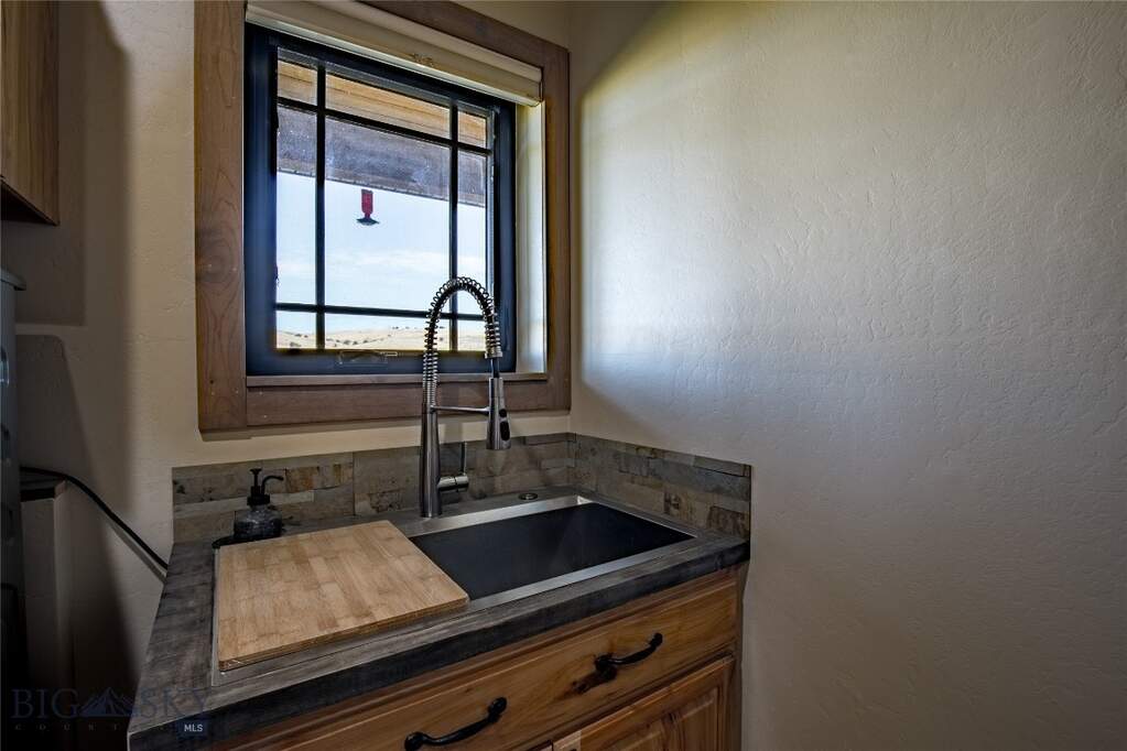 2 Bedroom Single Family Home/House's Image 34
