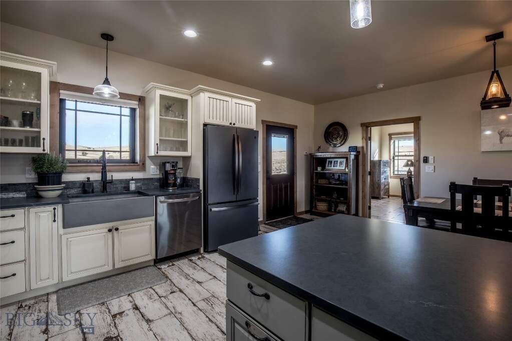 2 Bedroom Single Family Home/House's Image 5