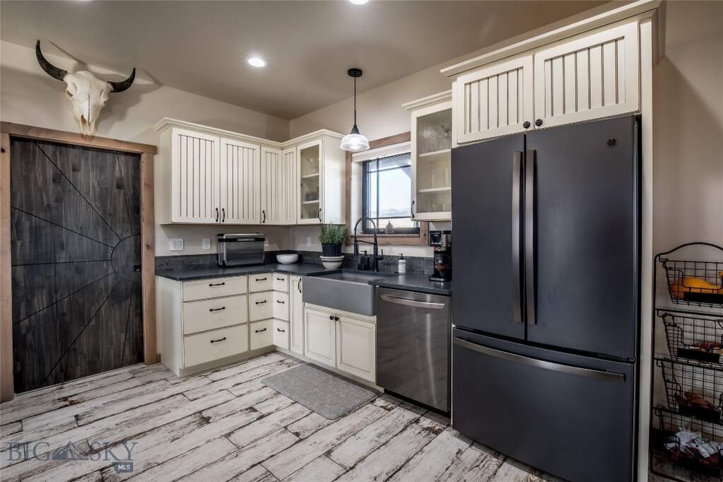2 Bedroom Single Family Home/House's Image 6