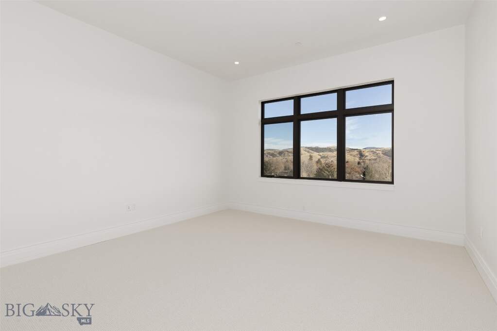 2 Bedroom Apartment/Flat's Image 34