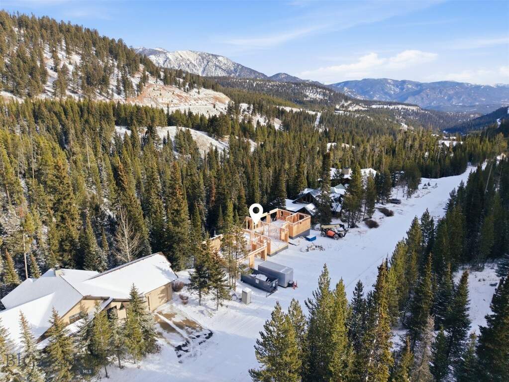 5 Bedroom Single Family Home/House's Image 14