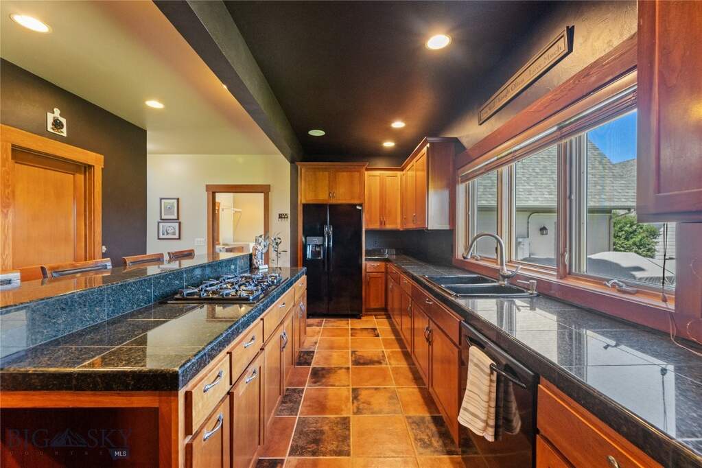 4 Bedroom Single Family Home/House's Image 31