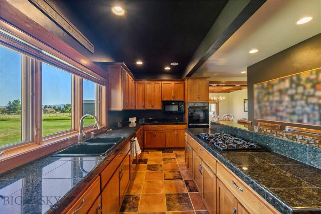 4 Bedroom Single Family Home/House's Image 32