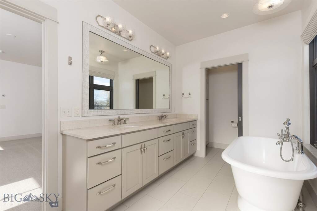 4 Bedroom Villa/Townhouse's Image 19