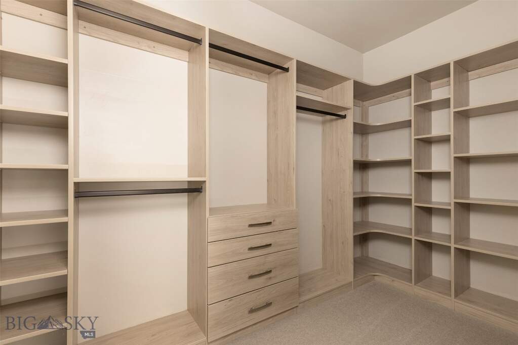 4 Bedroom Villa/Townhouse's Image 23