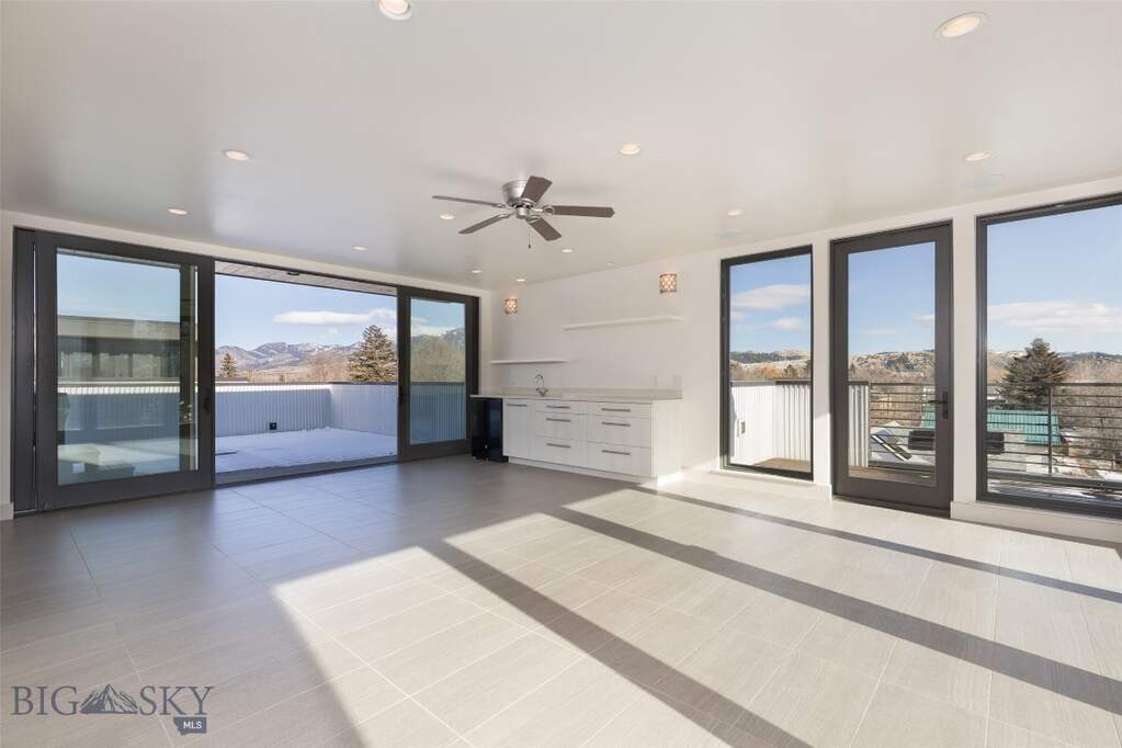 4 Bedroom Villa/Townhouse's Image 33