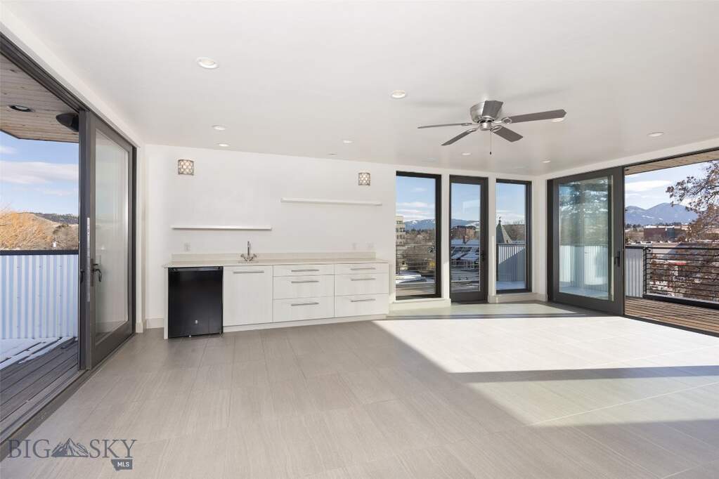 4 Bedroom Villa/Townhouse's Image 34